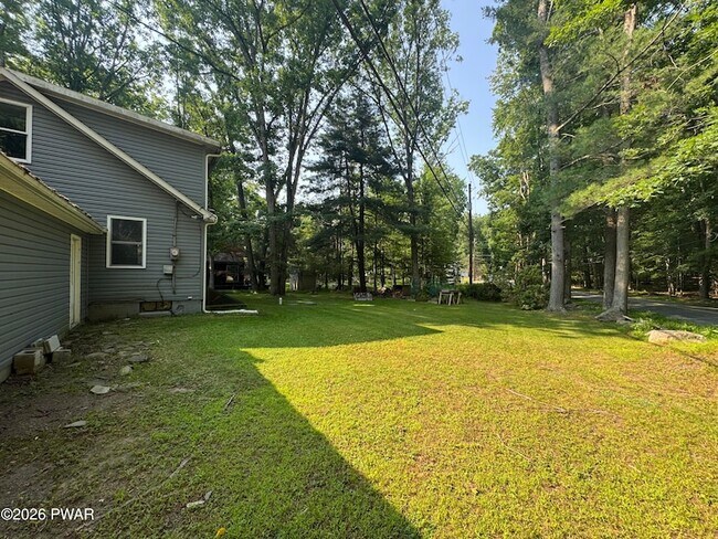 Building Photo - 6 Oak Dr