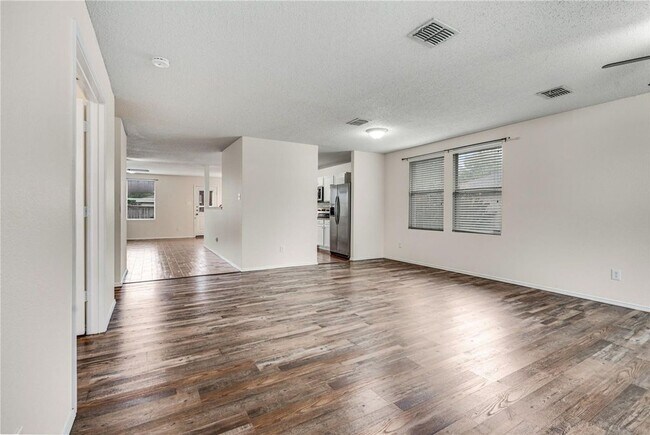Building Photo - 208 Blazing Star Trail