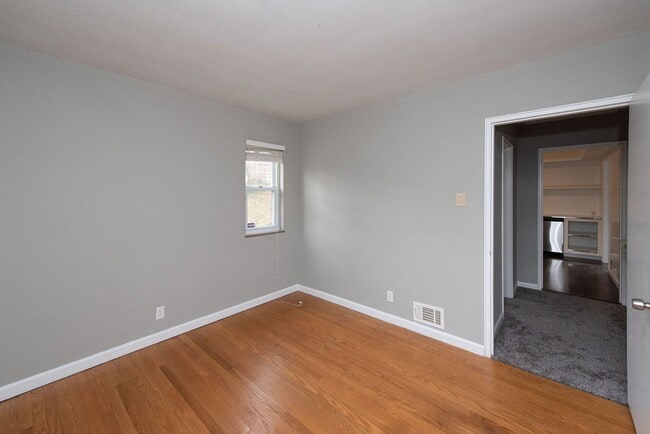 Building Photo - 3031 Irvella Pl