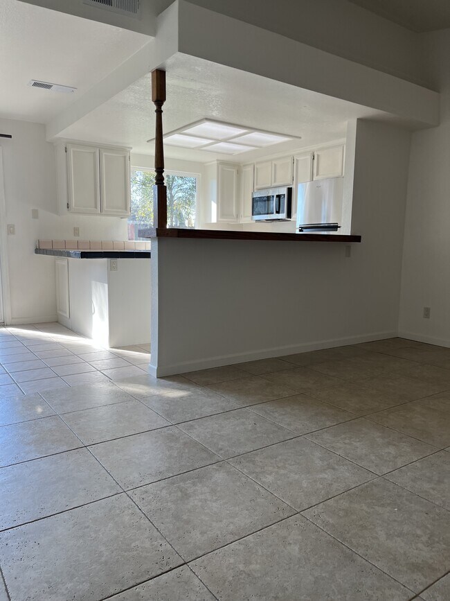 Building Photo - 1706 Brookglen Dr