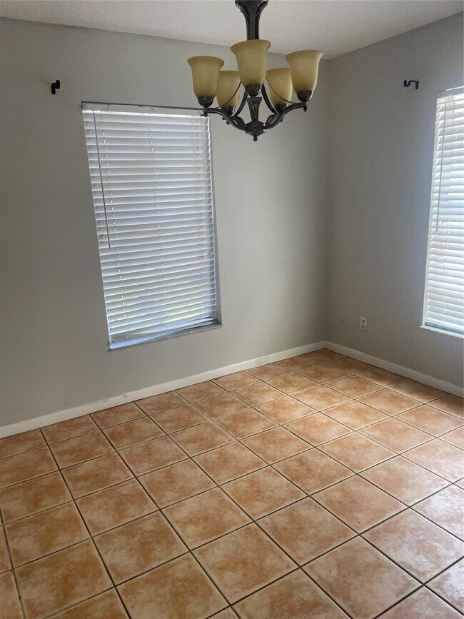 Building Photo - 5871 Woodland Point Dr