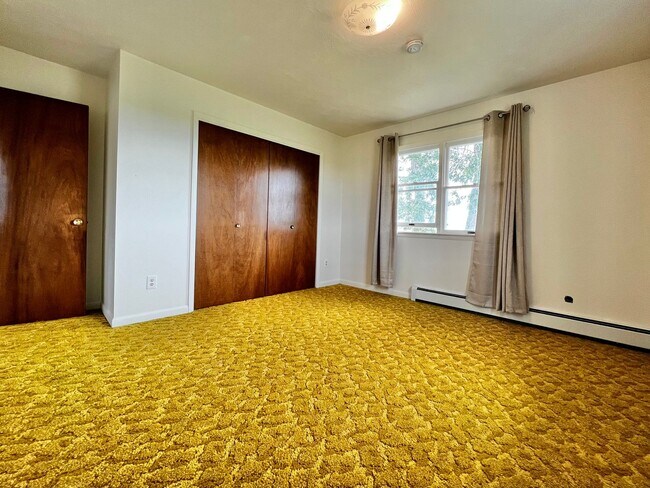 Building Photo - Peaceful Country Living | Mountain Views + Spacious 2 Bed Retreat