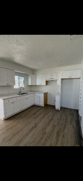 Building Photo - 1270 N 8th St