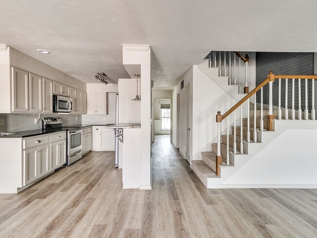 Building Photo - 3063 W Wilshire Blvd