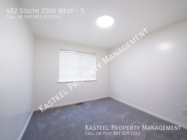 Building Photo - 482 S 2500 W
