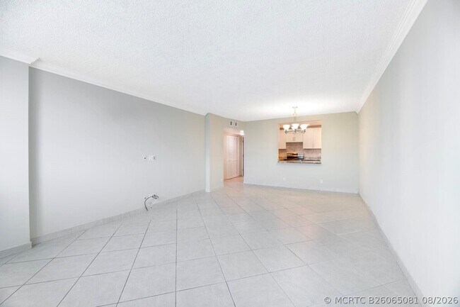Building Photo - 3800 N Hills Dr