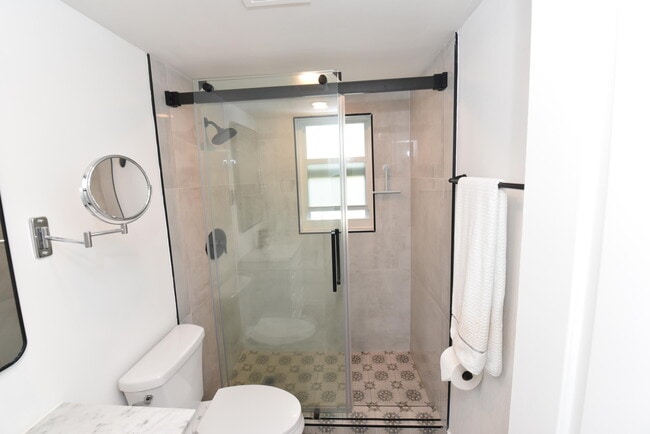 Building Photo - 112 Salisbury E