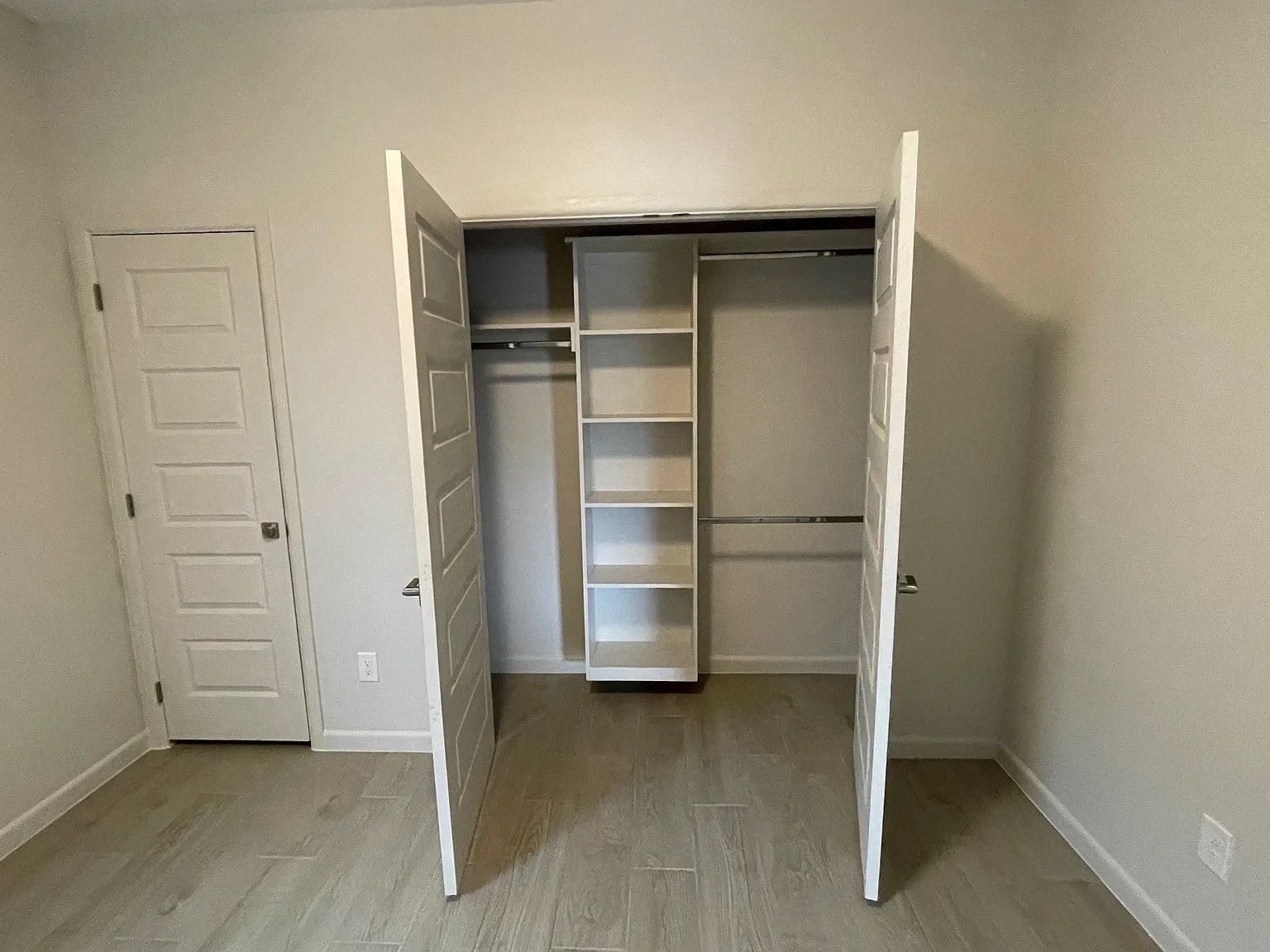 Building Photo - 3317 Duke Ave