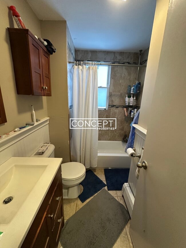 Building Photo - 6 Sunset St