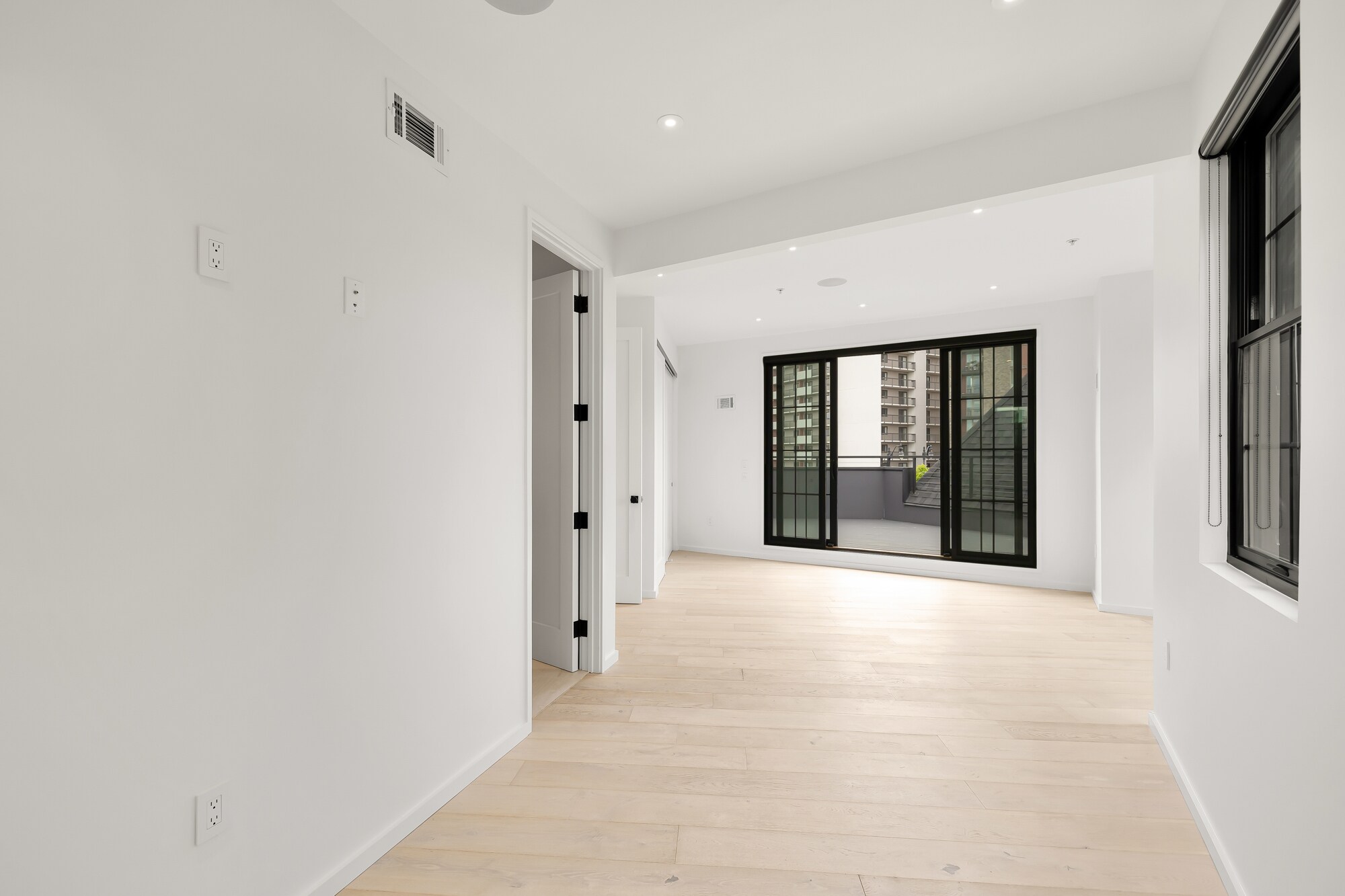 Building Photo - 1451 Maryland Ave NE