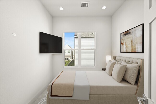 Building Photo - 2409 Webster St