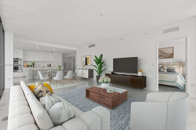 Building Photo - 700 NE 24th St