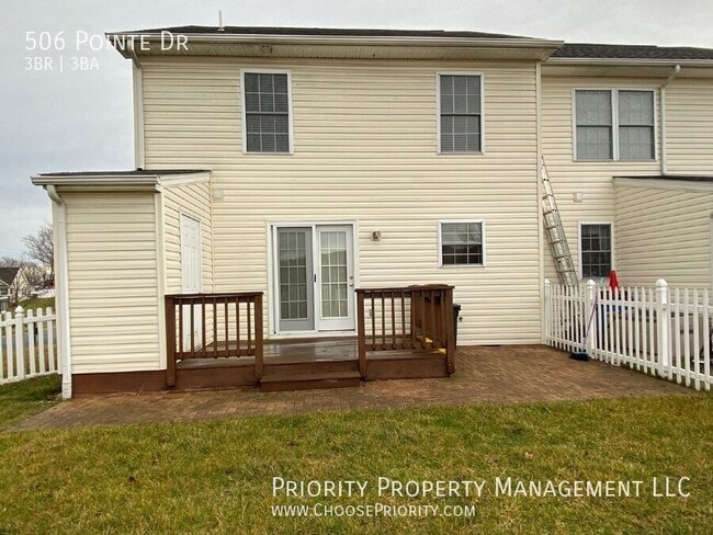 Building Photo - 506 Pointe Dr