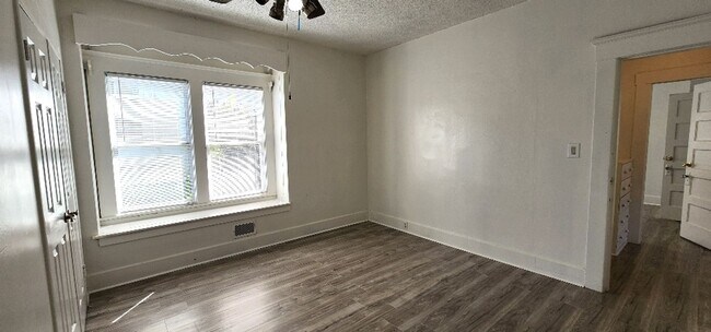 Building Photo - Large Sunny 4 Bedroom 3 Bath Country Style Home in Vallejo!