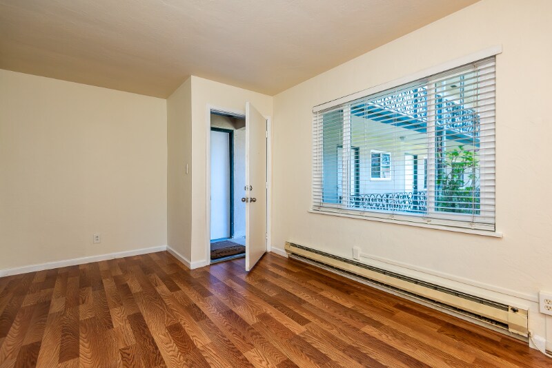 Building Photo - 420 S Third St