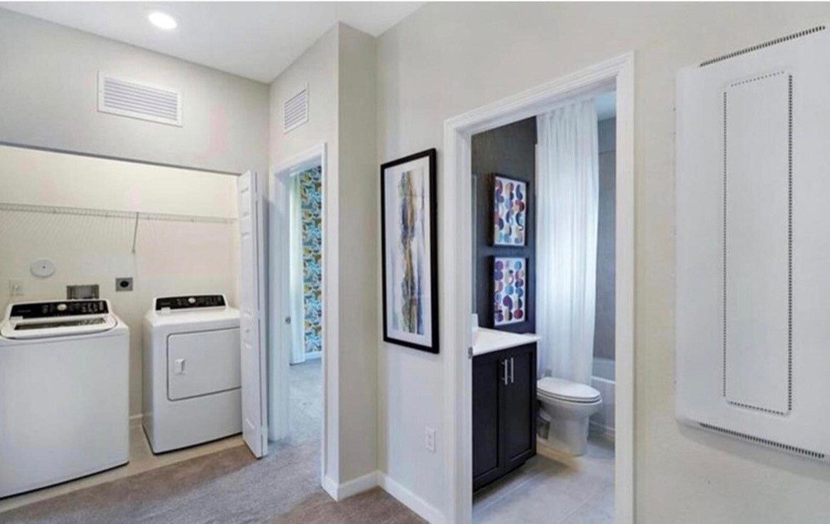 Building Photo - 1513 SW 28th St