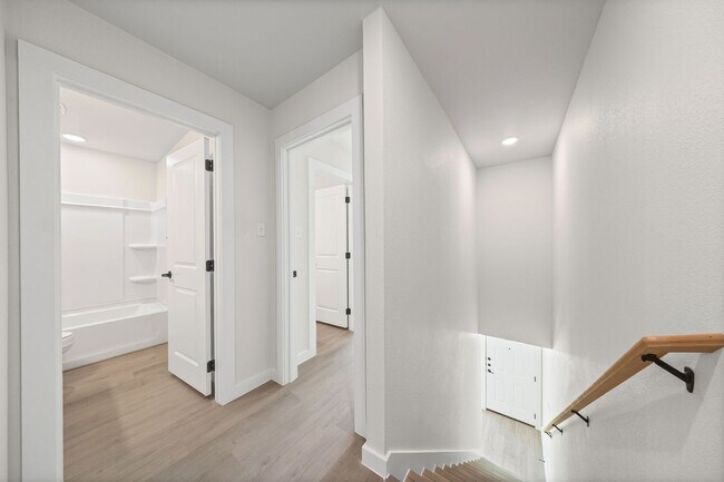 Building Photo - 1407 S 5th St