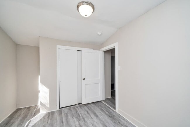 Building Photo - STUNNINGLY REMODELED • SUPER SPACIOUS • WON’T LAST LONG!