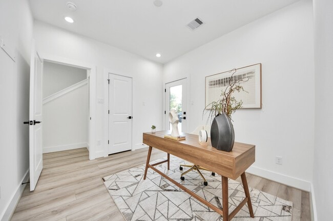 Building Photo - 7727 Hammerly Blvd