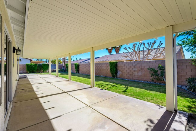 Building Photo - Shadow Hills Villas in North Indio