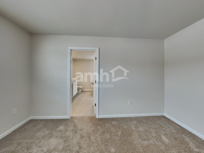 Building Photo - 3264 Emberly Dr