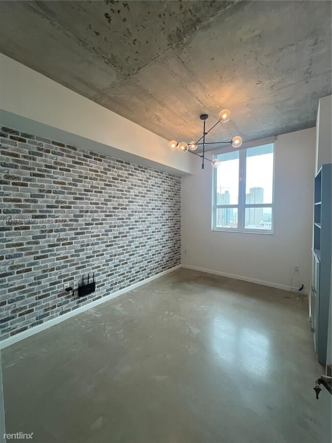 Building Photo - 2 br, 2 bath Condo - 234 NE 3rd St Ph LPH1