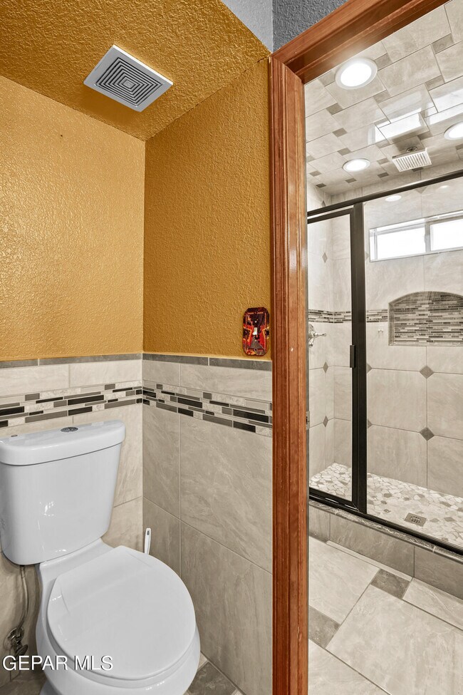 Building Photo - 1325 James Dudley Dr