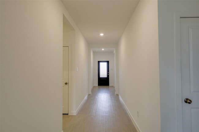 Building Photo - 21723 Colonial Medow Creek Trl