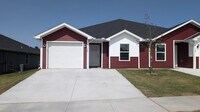 Building Photo - 745 Short Leaf Ln
