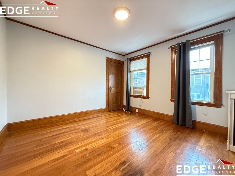 Building Photo - 9 Brooksdale Rd