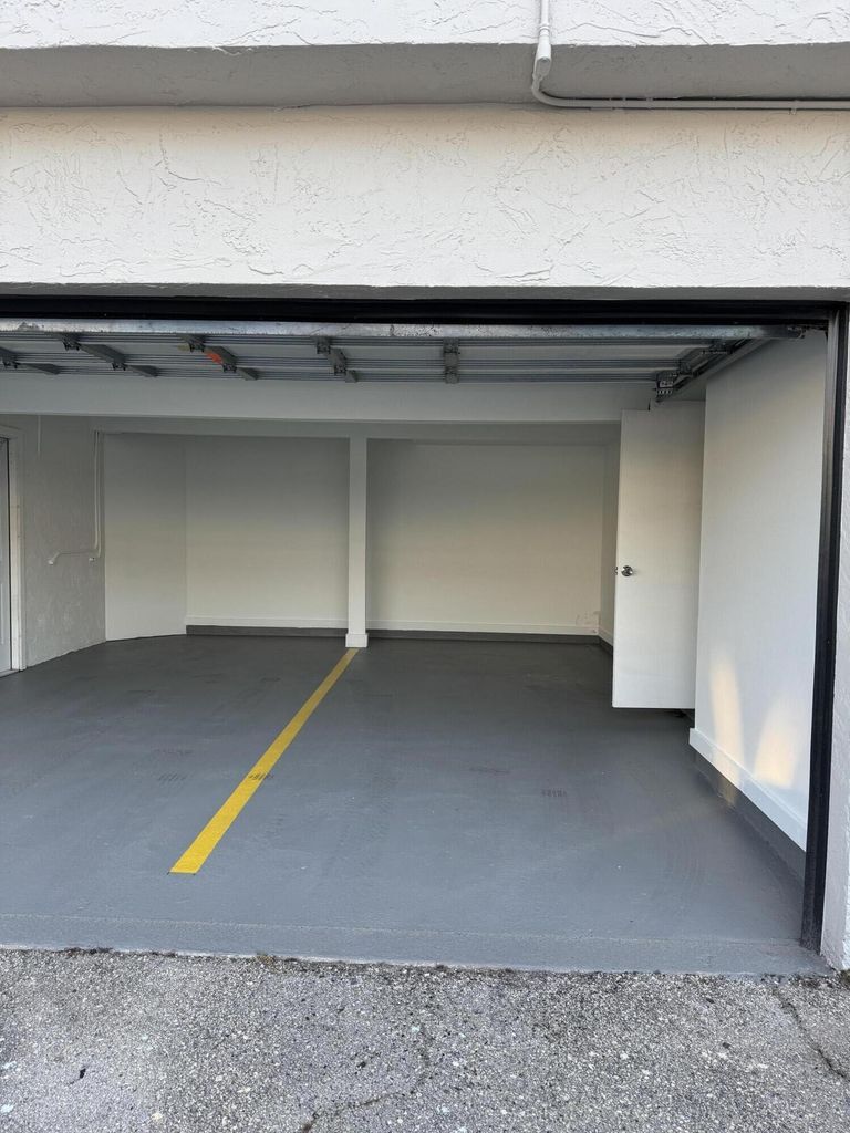 Building Photo - 206 E Tiffany Dr