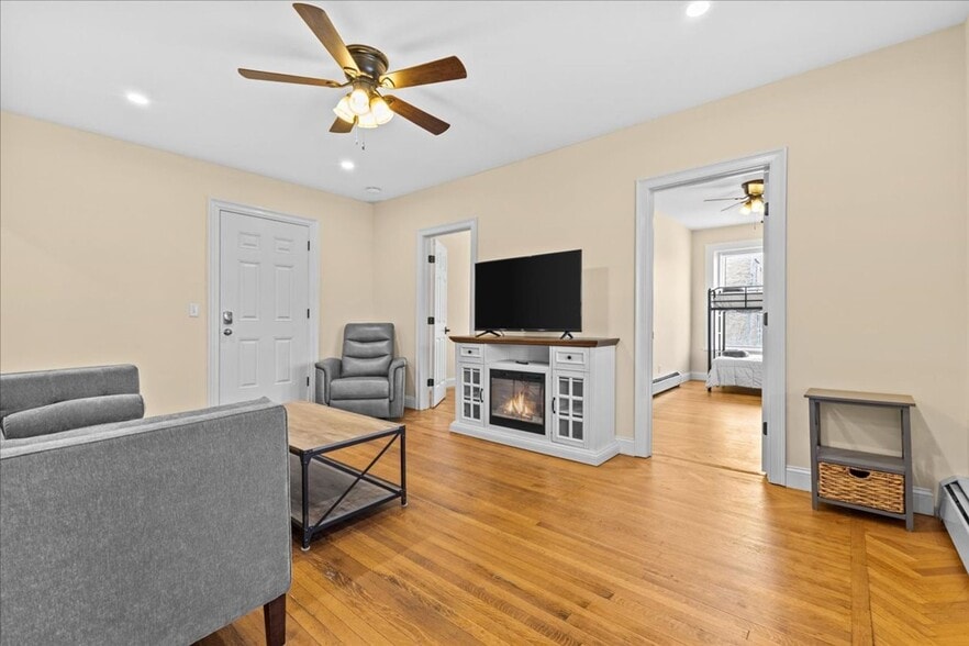 Building Photo - 416 Pearl St