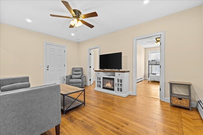 Building Photo - 416 Pearl St