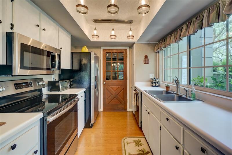 Building Photo - 6213 Dewdrop Way