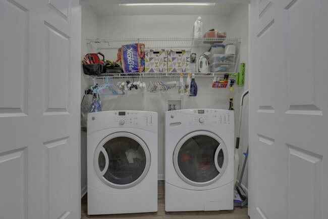 Building Photo - 4976 Conifer Dr