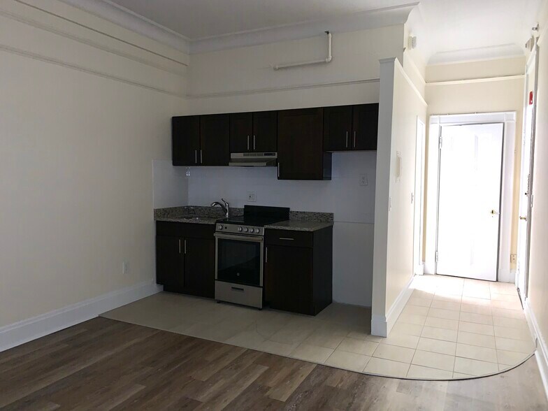 Building Photo - 62 Boylston St