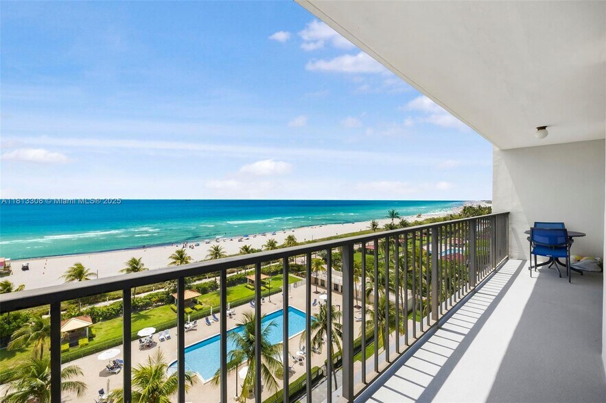 Building Photo - 2625 Collins Ave