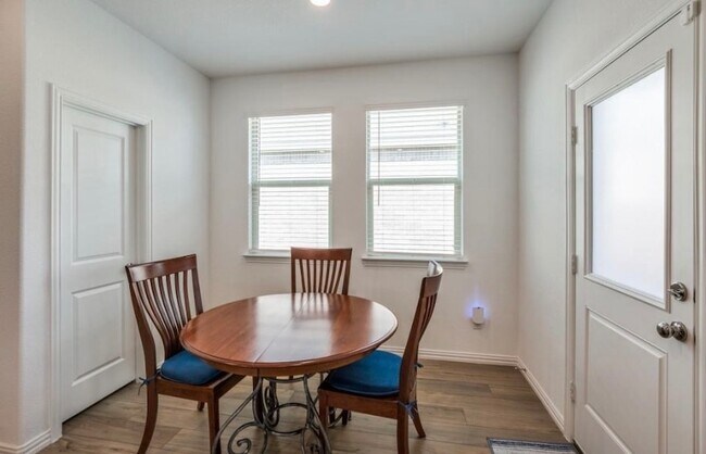 Building Photo - 8424 Gray Squirrel Ln.
