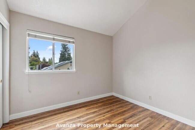 Building Photo - 3bed/2.5 bath Home for Rent 4129 W. Regency Ave Fresno, CA 93727