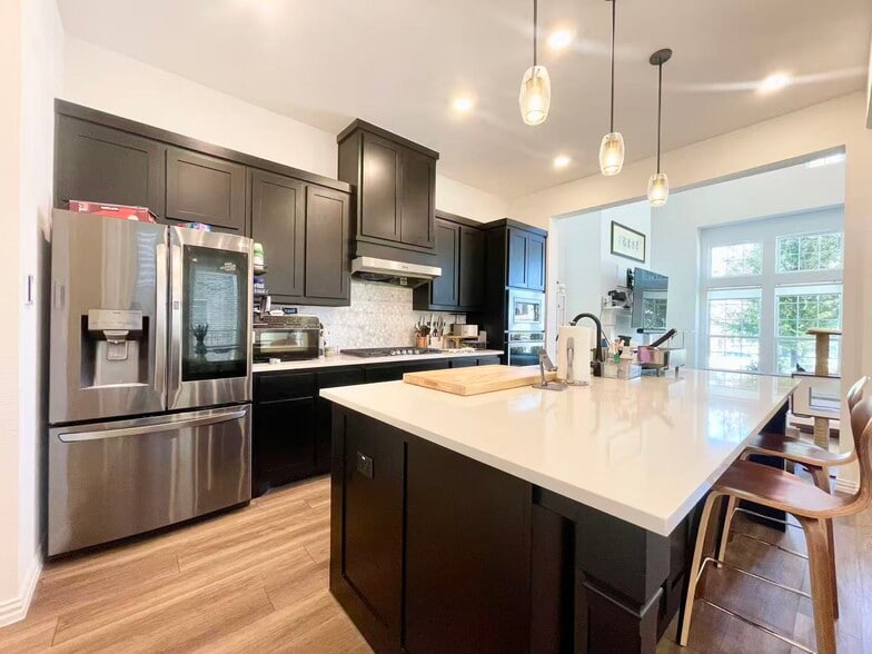 Building Photo - 8213 Bethpage Dr