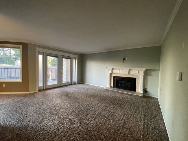 Building Photo - 2 BED 2 BATH SOUTHRIDGE CONDO