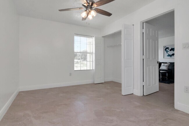 Building Photo - Lake Front - Ground Floor - Renovated 2 Be...