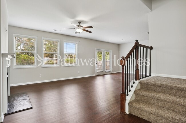 Building Photo - 2401 Oakleaf Cir