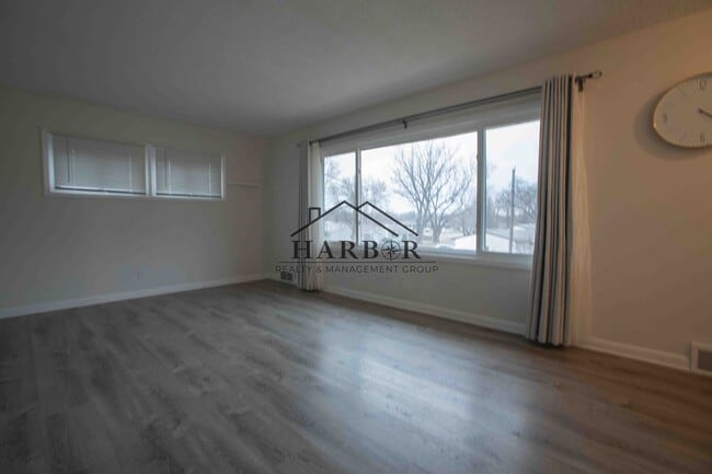Building Photo - 2 Bedroom Single-Family Home in SW Rochest...