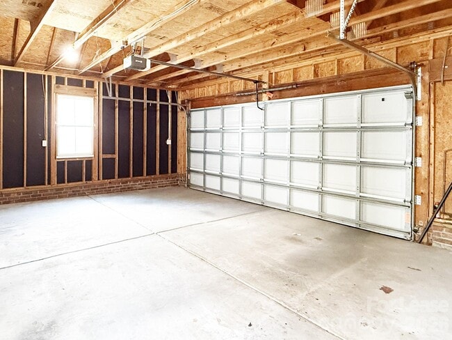Building Photo - 7023 Blakeney Greens Blvd