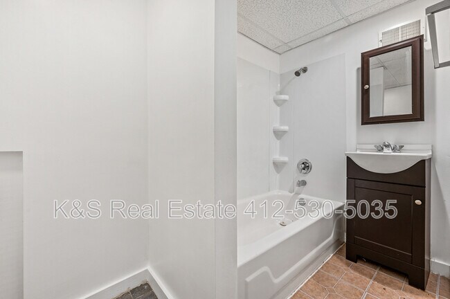 Building Photo - 30 Woodville Ave