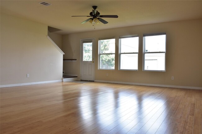 Building Photo - 3610 Barkers Crossing Ave