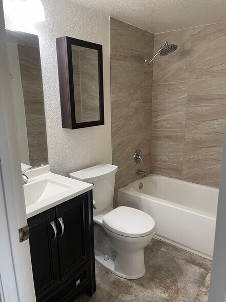 Building Photo - 2731 Nora Ln