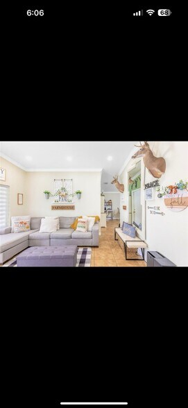 Building Photo - 16906 SW 110th Ct