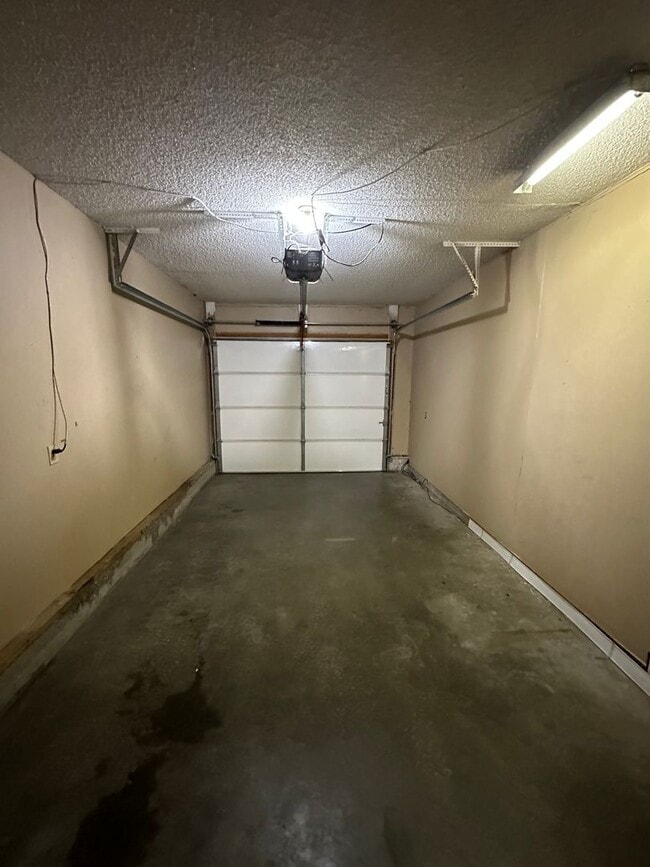 Building Photo - 1107 St Louis Ave